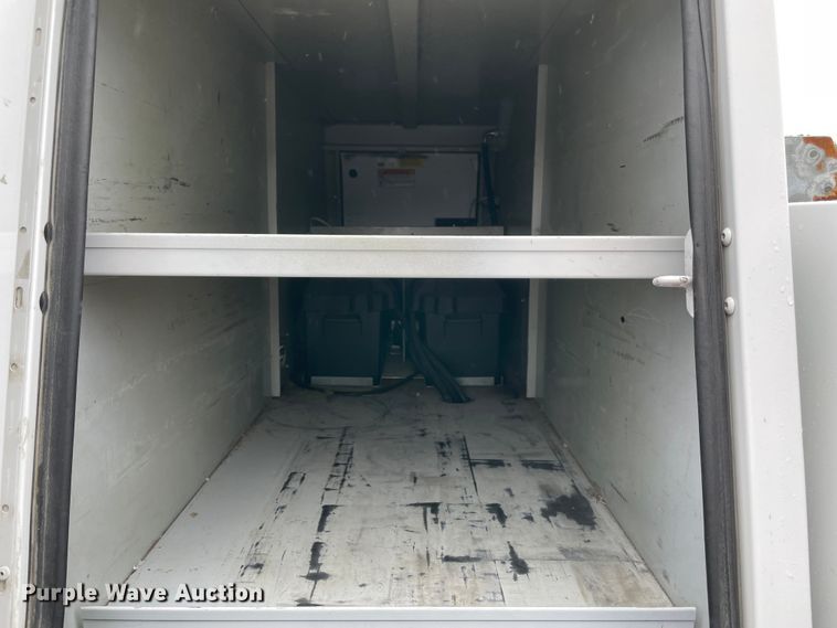 image for item MJ9085 2015 Ford F550 Super Duty  utility / service truck