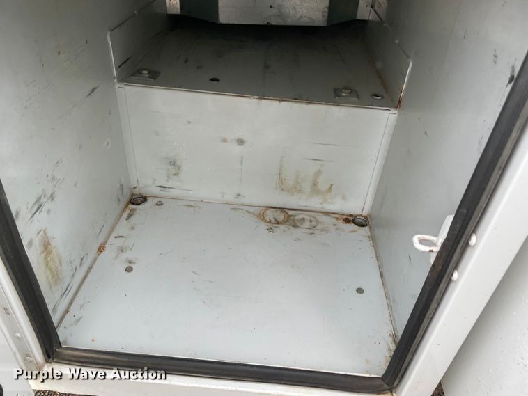 image for item MJ9085 2015 Ford F550 Super Duty  utility / service truck