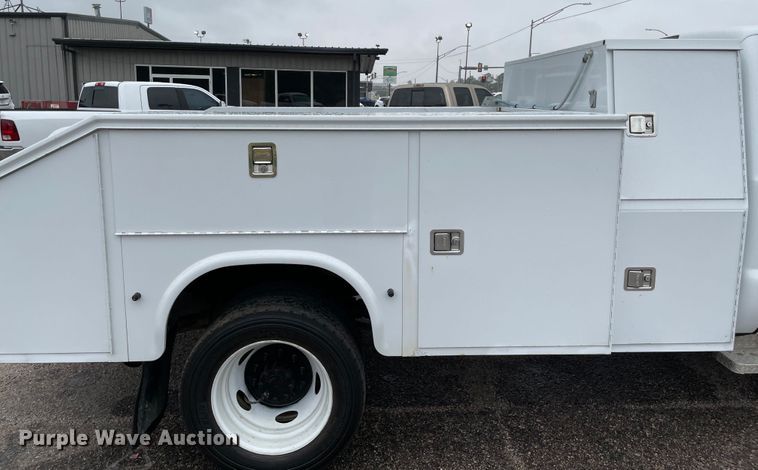 image for item MJ9085 2015 Ford F550 Super Duty  utility / service truck