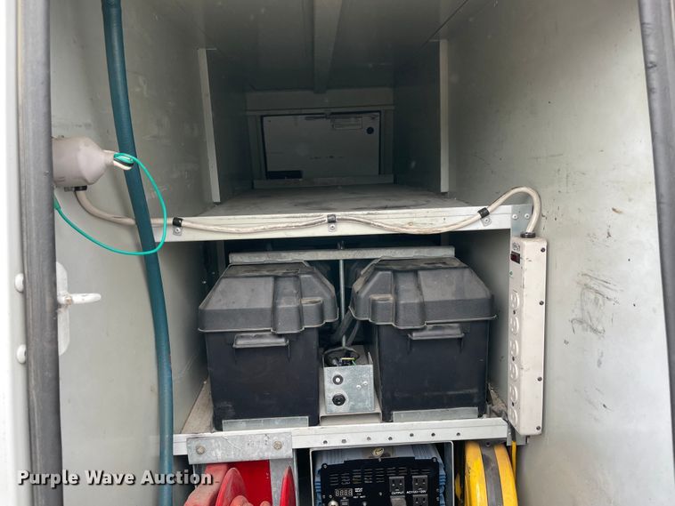 image for item MJ9085 2015 Ford F550 Super Duty  utility / service truck