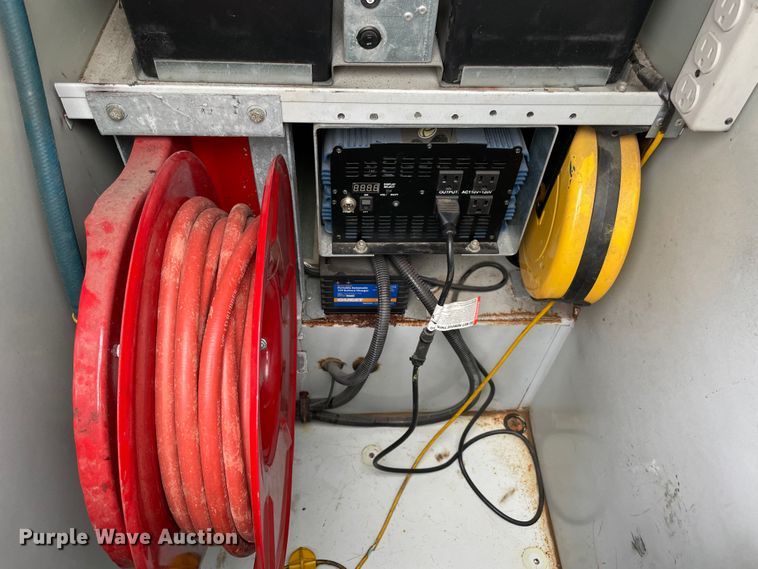 image for item MJ9085 2015 Ford F550 Super Duty  utility / service truck