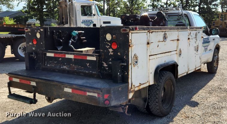 image for item MK9062 2003 Ford F550 Super Duty XL  utility / service truck
