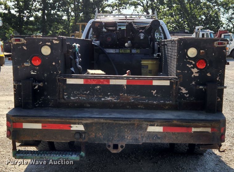 image for item MK9062 2003 Ford F550 Super Duty XL  utility / service truck