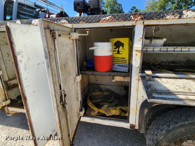 image for item MK9062 2003 Ford F550 Super Duty XL  utility / service truck