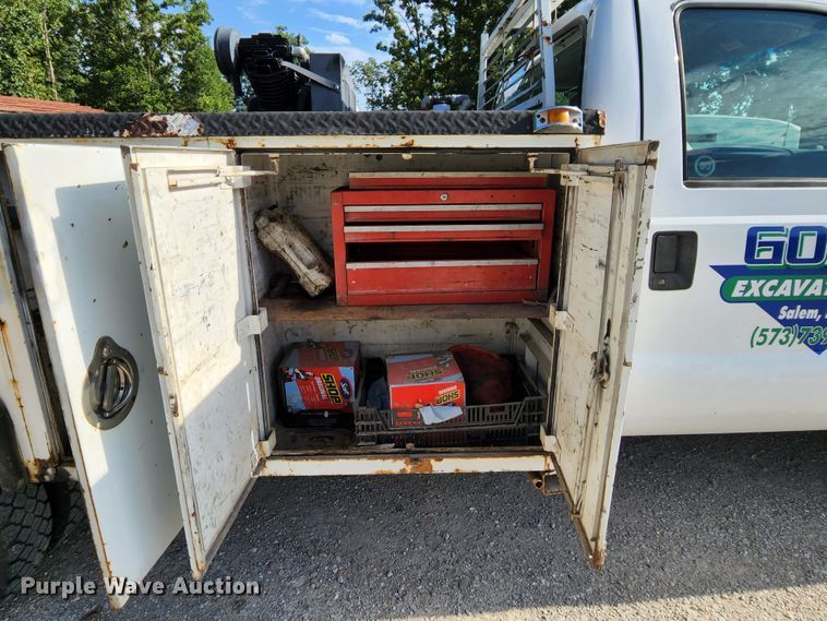 image for item MK9062 2003 Ford F550 Super Duty XL  utility / service truck