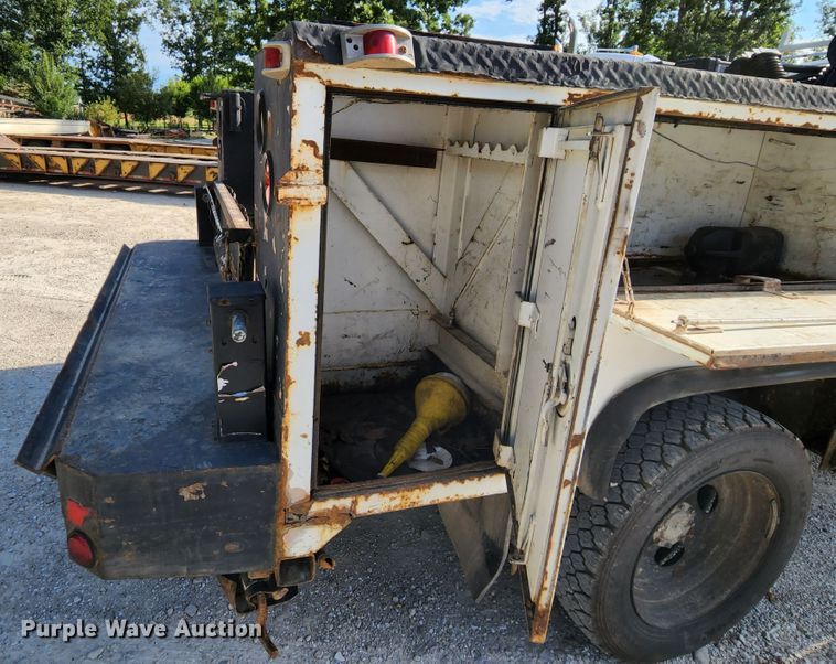 image for item MK9062 2003 Ford F550 Super Duty XL  utility / service truck