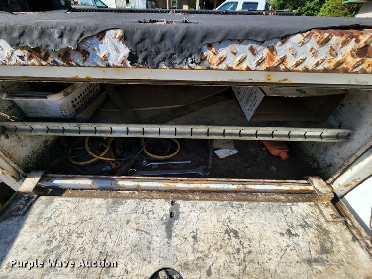 image for item MK9062 2003 Ford F550 Super Duty XL  utility / service truck