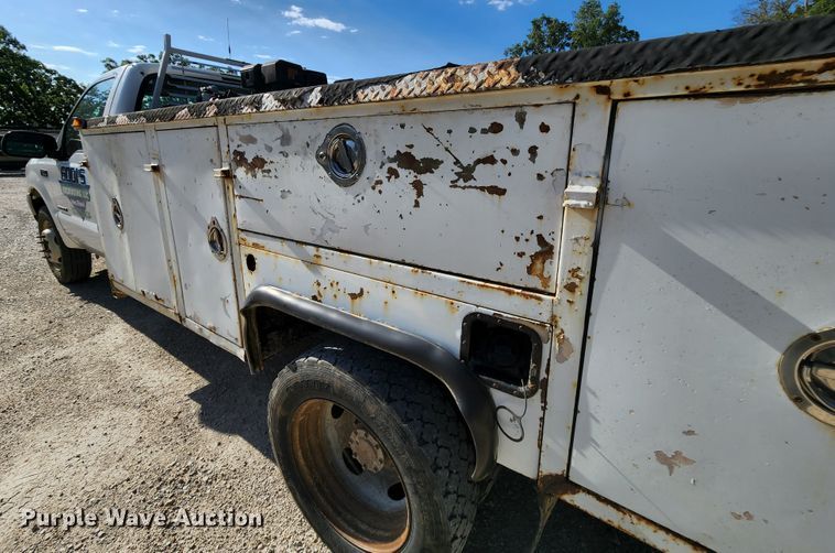 image for item MK9062 2003 Ford F550 Super Duty XL  utility / service truck