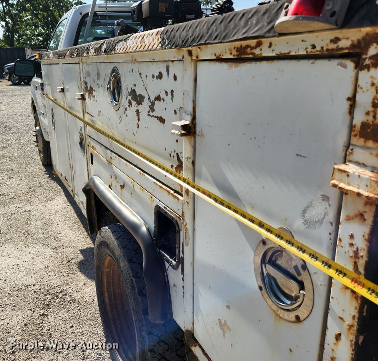 image for item MK9062 2003 Ford F550 Super Duty XL  utility / service truck