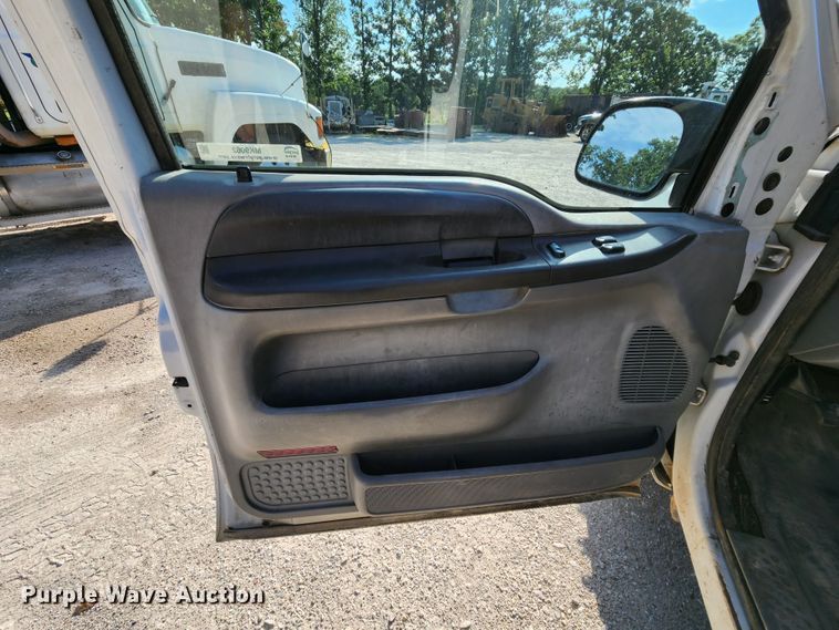 image for item MK9062 2003 Ford F550 Super Duty XL  utility / service truck