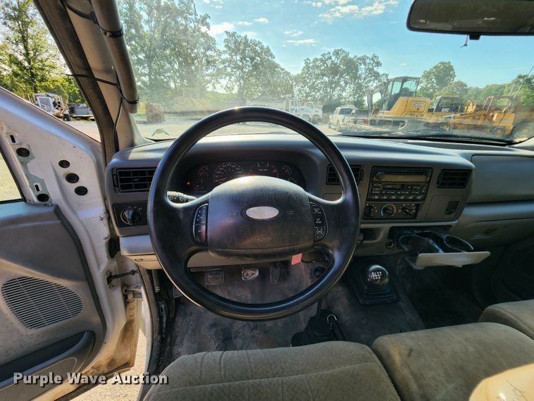 image for item MK9062 2003 Ford F550 Super Duty XL  utility / service truck