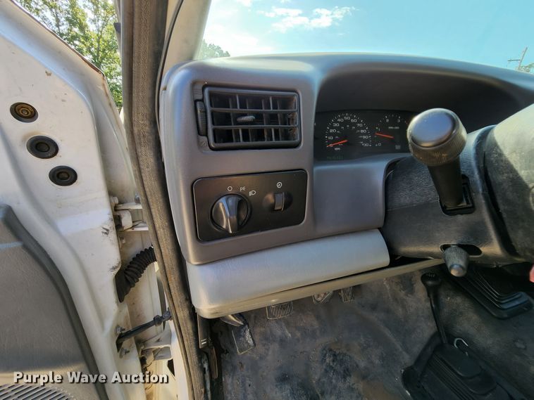 image for item MK9062 2003 Ford F550 Super Duty XL  utility / service truck