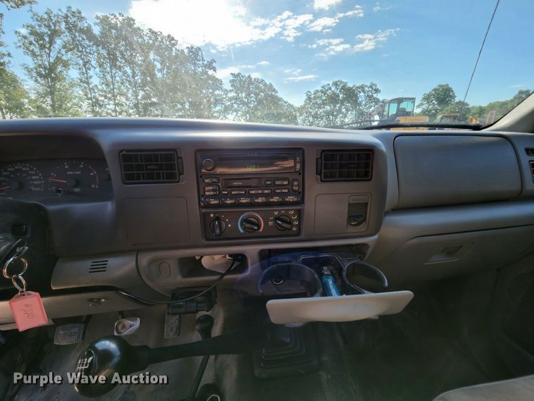 image for item MK9062 2003 Ford F550 Super Duty XL  utility / service truck