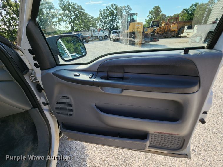 image for item MK9062 2003 Ford F550 Super Duty XL  utility / service truck