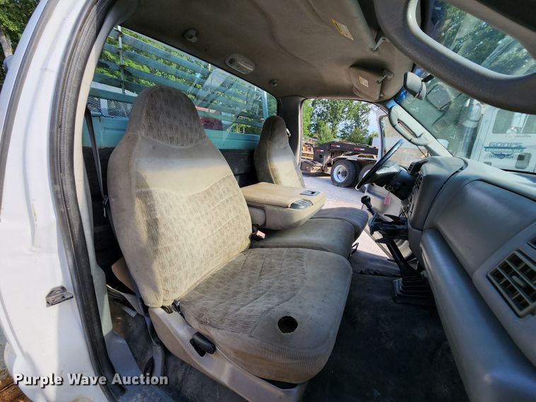 image for item MK9062 2003 Ford F550 Super Duty XL  utility / service truck