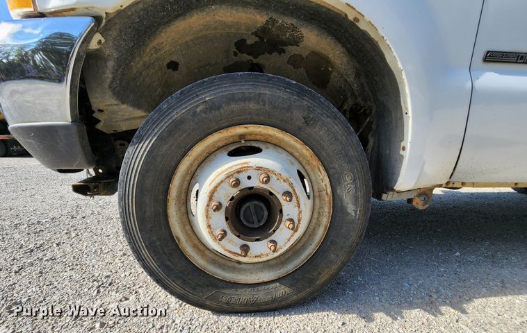 image for item MK9062 2003 Ford F550 Super Duty XL  utility / service truck