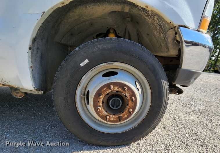 image for item MK9062 2003 Ford F550 Super Duty XL  utility / service truck