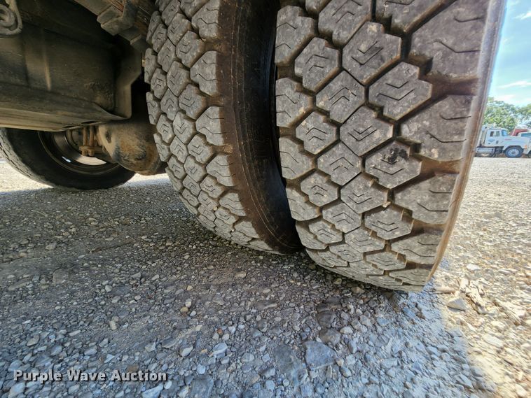 image for item MK9062 2003 Ford F550 Super Duty XL  utility / service truck