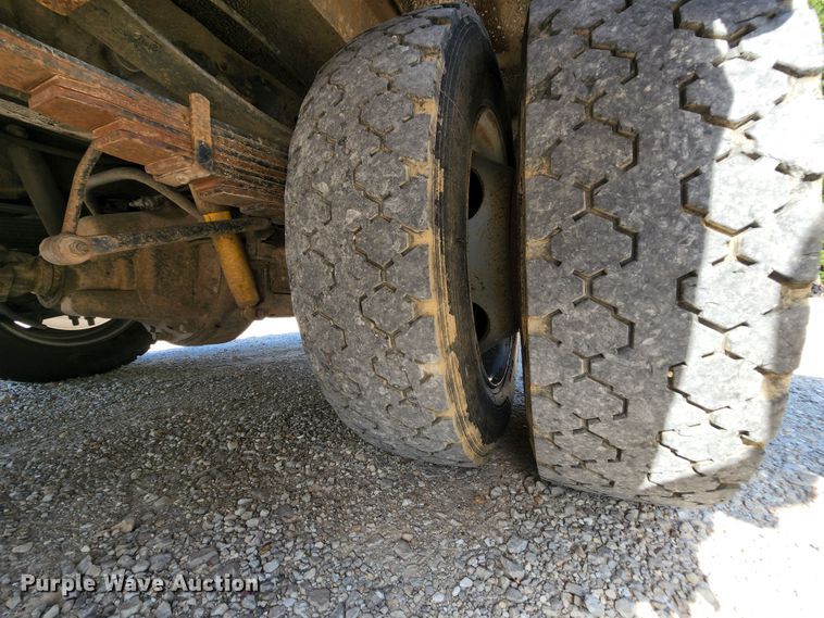 image for item MK9062 2003 Ford F550 Super Duty XL  utility / service truck