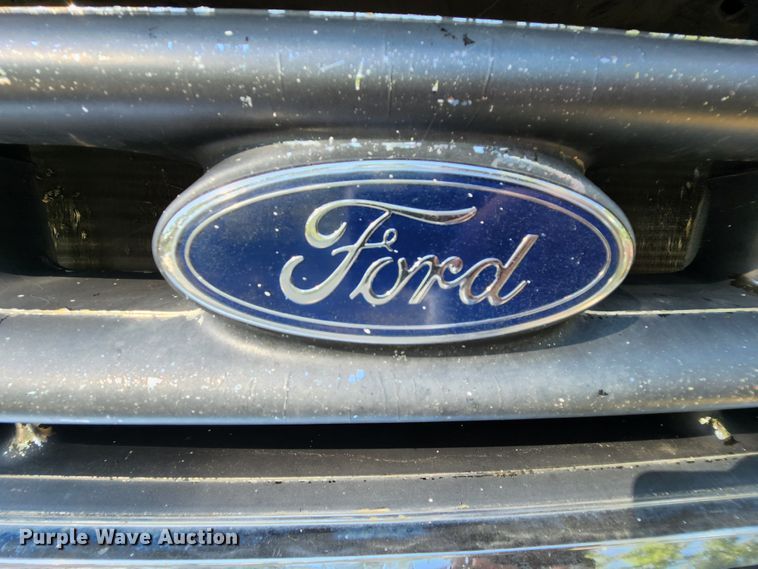 image for item MK9062 2003 Ford F550 Super Duty XL  utility / service truck