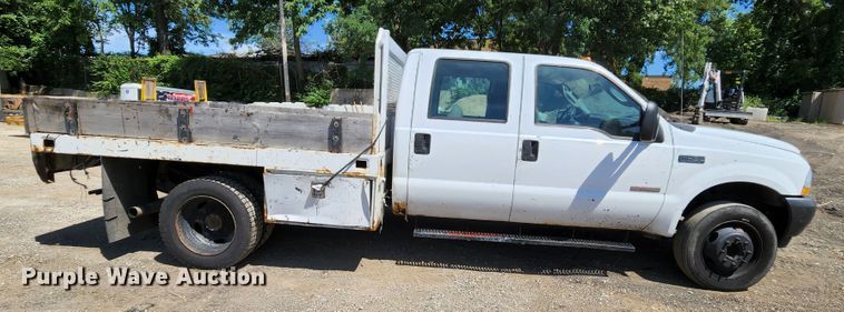 image for item MK9135 2004 Ford F450 Super Duty XL  flatbed truck