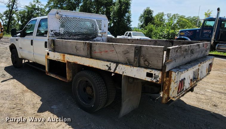 image for item MK9135 2004 Ford F450 Super Duty XL  flatbed truck