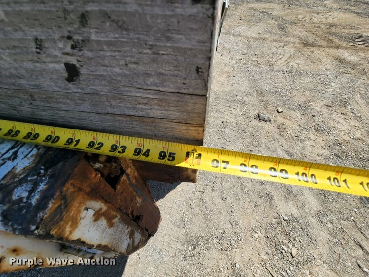 image for item MK9135 2004 Ford F450 Super Duty XL  flatbed truck