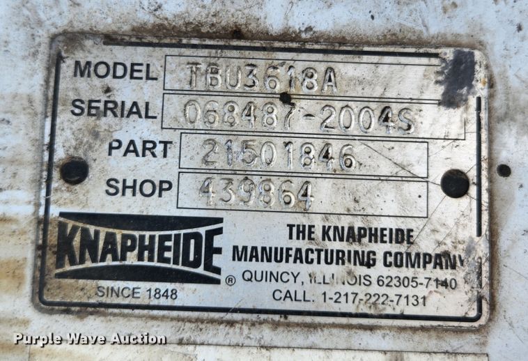 image for item MK9135 2004 Ford F450 Super Duty XL  flatbed truck