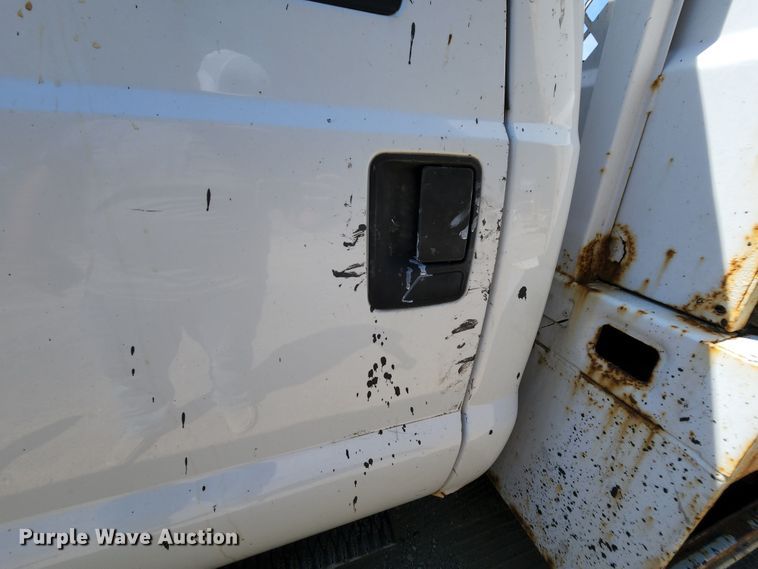 image for item MK9135 2004 Ford F450 Super Duty XL  flatbed truck