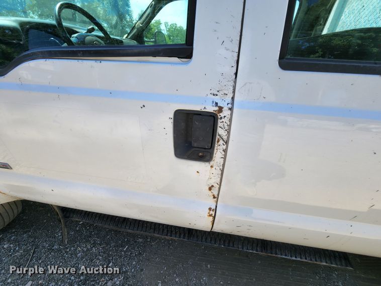 image for item MK9135 2004 Ford F450 Super Duty XL  flatbed truck