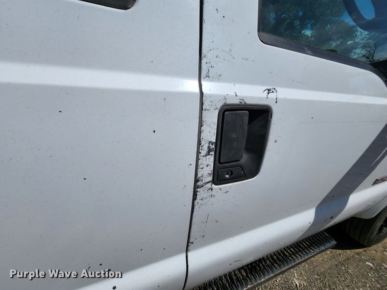 image for item MK9135 2004 Ford F450 Super Duty XL  flatbed truck