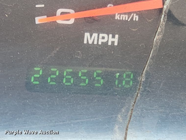 image for item MK9135 2004 Ford F450 Super Duty XL  flatbed truck