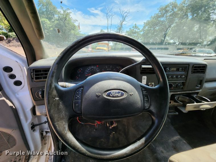 image for item MK9135 2004 Ford F450 Super Duty XL  flatbed truck