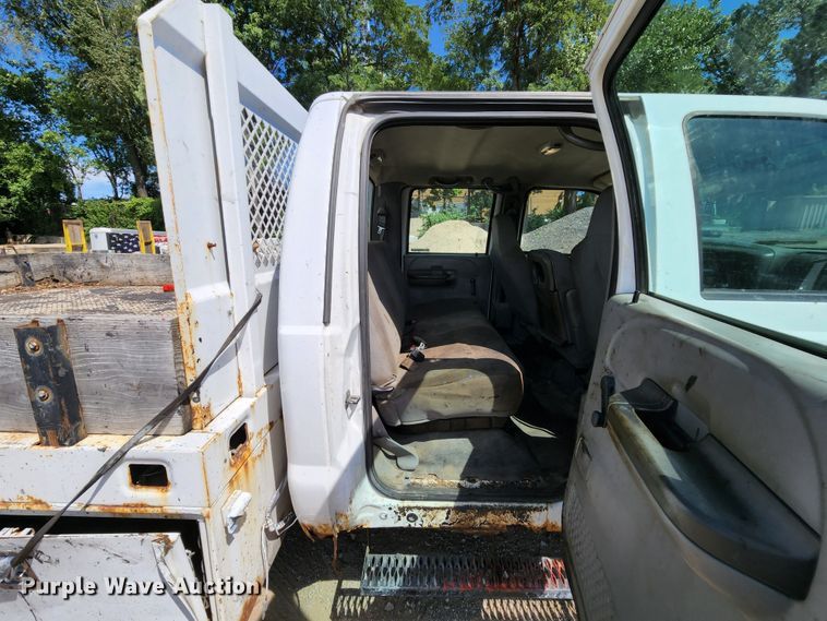 image for item MK9135 2004 Ford F450 Super Duty XL  flatbed truck