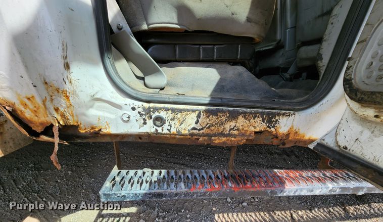 image for item MK9135 2004 Ford F450 Super Duty XL  flatbed truck