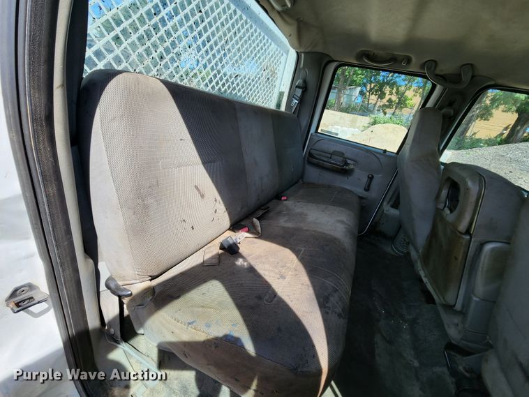 image for item MK9135 2004 Ford F450 Super Duty XL  flatbed truck