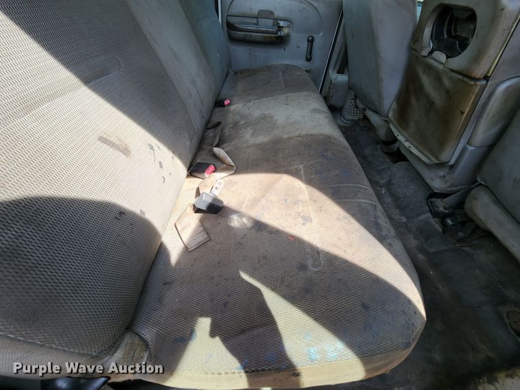 image for item MK9135 2004 Ford F450 Super Duty XL  flatbed truck