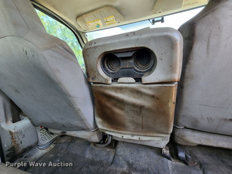 image for item MK9135 2004 Ford F450 Super Duty XL  flatbed truck