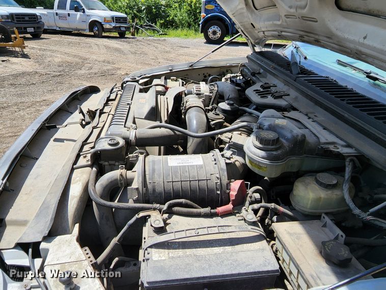 image for item MK9135 2004 Ford F450 Super Duty XL  flatbed truck