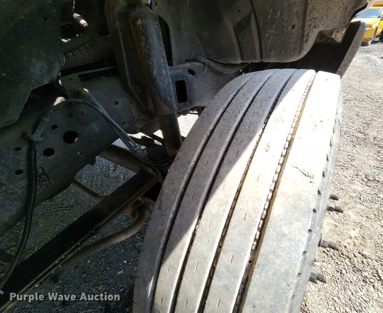 image for item MK9135 2004 Ford F450 Super Duty XL  flatbed truck