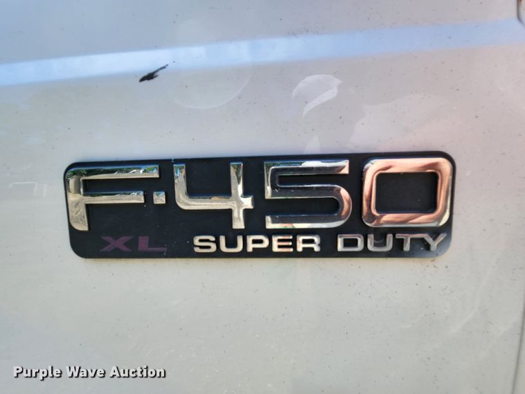 image for item MK9135 2004 Ford F450 Super Duty XL  flatbed truck