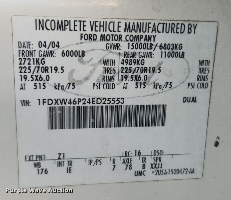 image for item MK9135 2004 Ford F450 Super Duty XL  flatbed truck