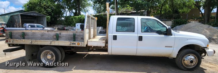 image for item MK9136 2003 Ford F550 XL Super Duty  Crew Cab flatbed truck