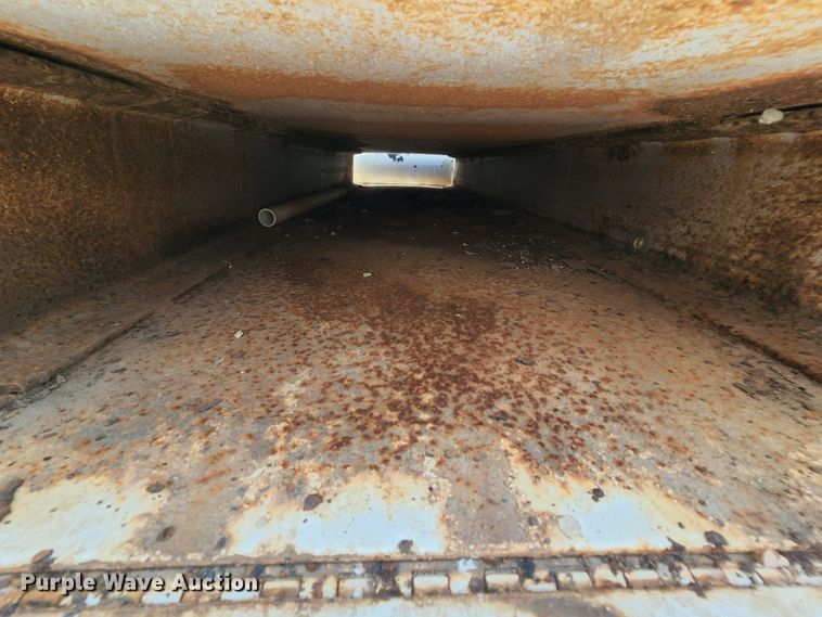 image for item MK9136 2003 Ford F550 XL Super Duty  Crew Cab flatbed truck