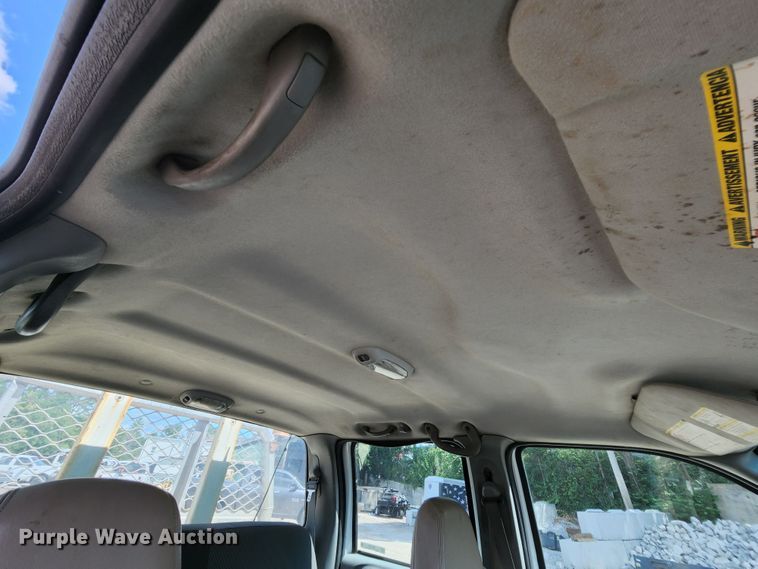 image for item MK9136 2003 Ford F550 XL Super Duty  Crew Cab flatbed truck