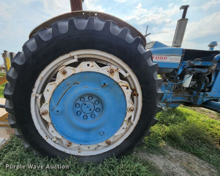 image for item MK9151 Ford 4000  tractor