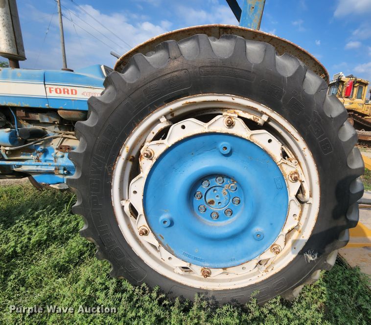 image for item MK9151 Ford 4000  tractor