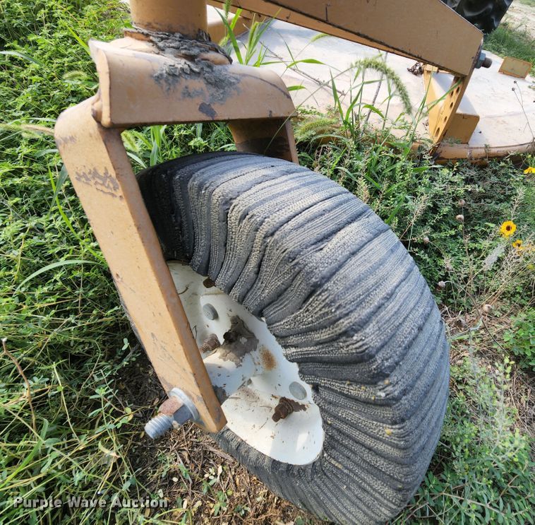 image for item MK9157 Woods BB72  rotary mower