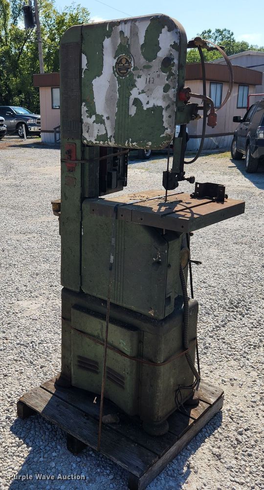 image for item MK9218 Walker Turner 3331  band saw