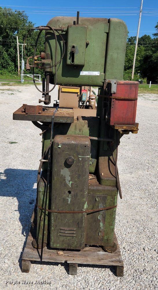 image for item MK9218 Walker Turner 3331  band saw